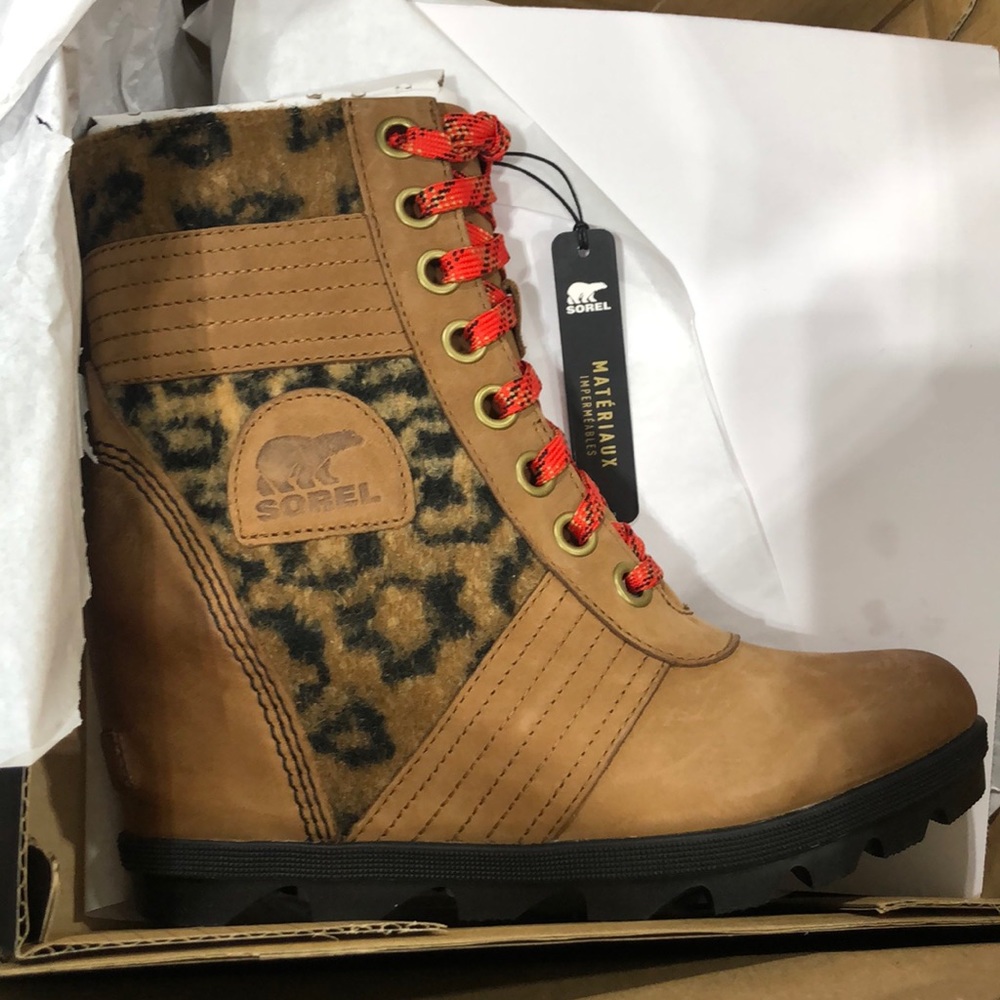 Brand new Sorel Lexie wedge leopard